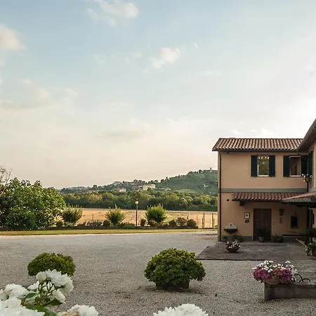 Farm stay Ai Prati *